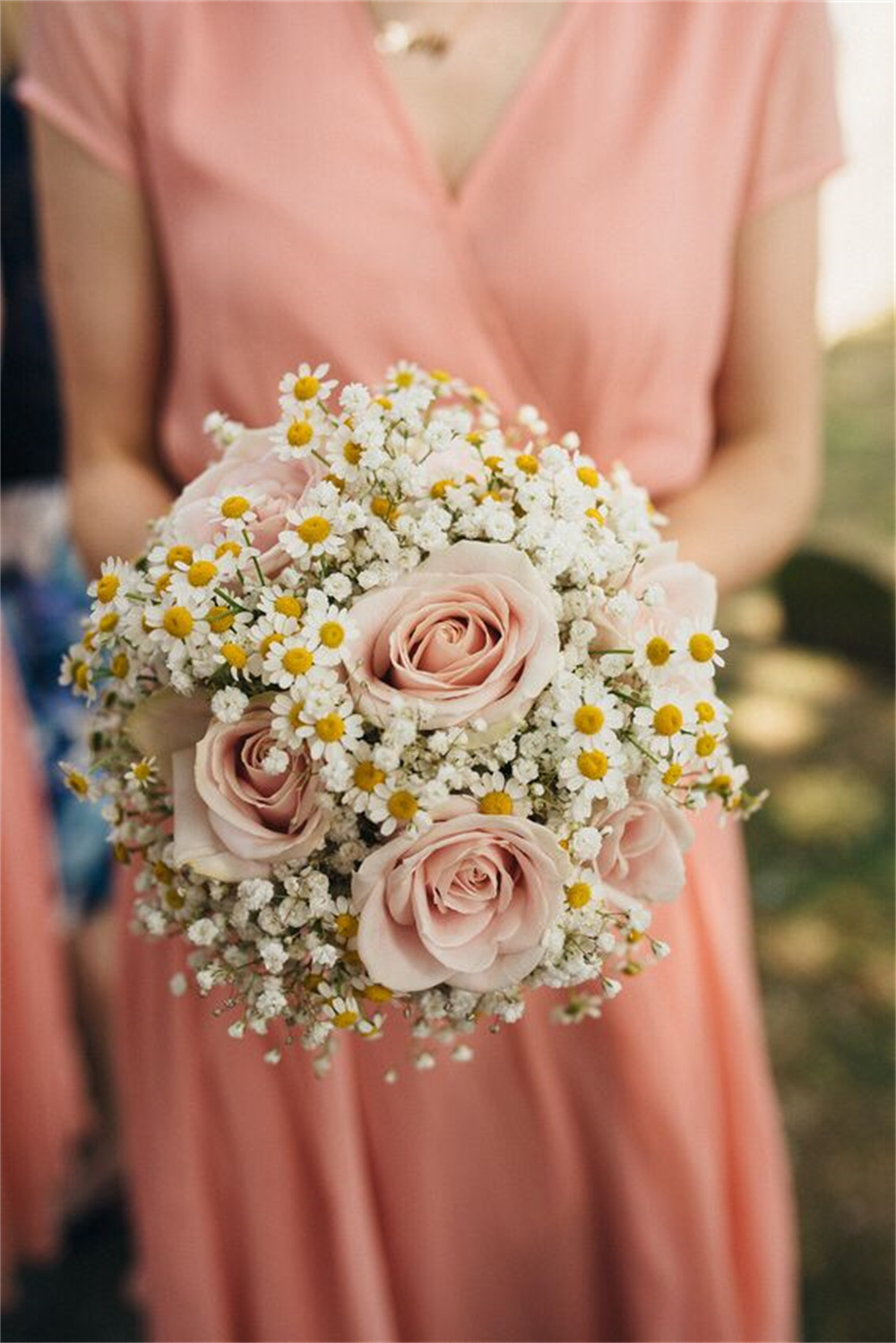 Elegant Wedding Bouquets with White and Pink Daisies