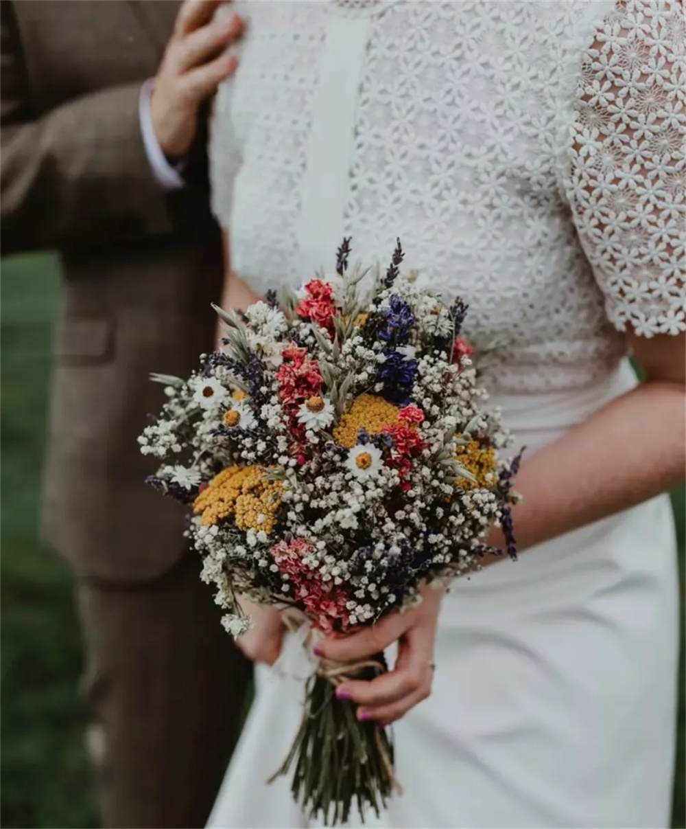 Wedding Bouquets with Dried Flowers for Fall Weddings