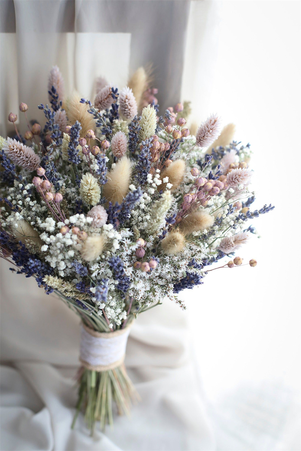 Enchanting Winter Wedding Bouquets with Lavender