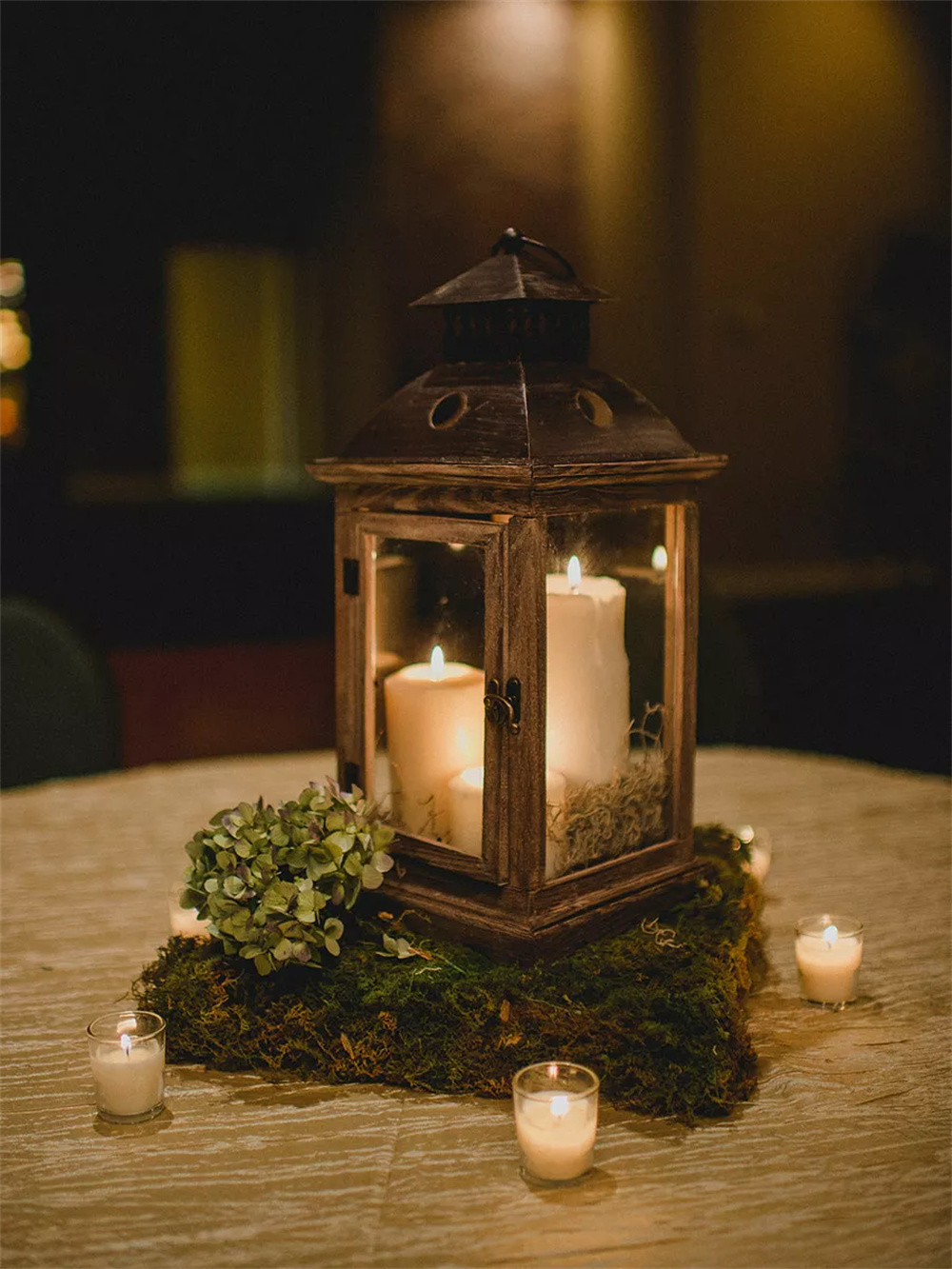 Stylish Wooden Lantern Wedding Centerpieces