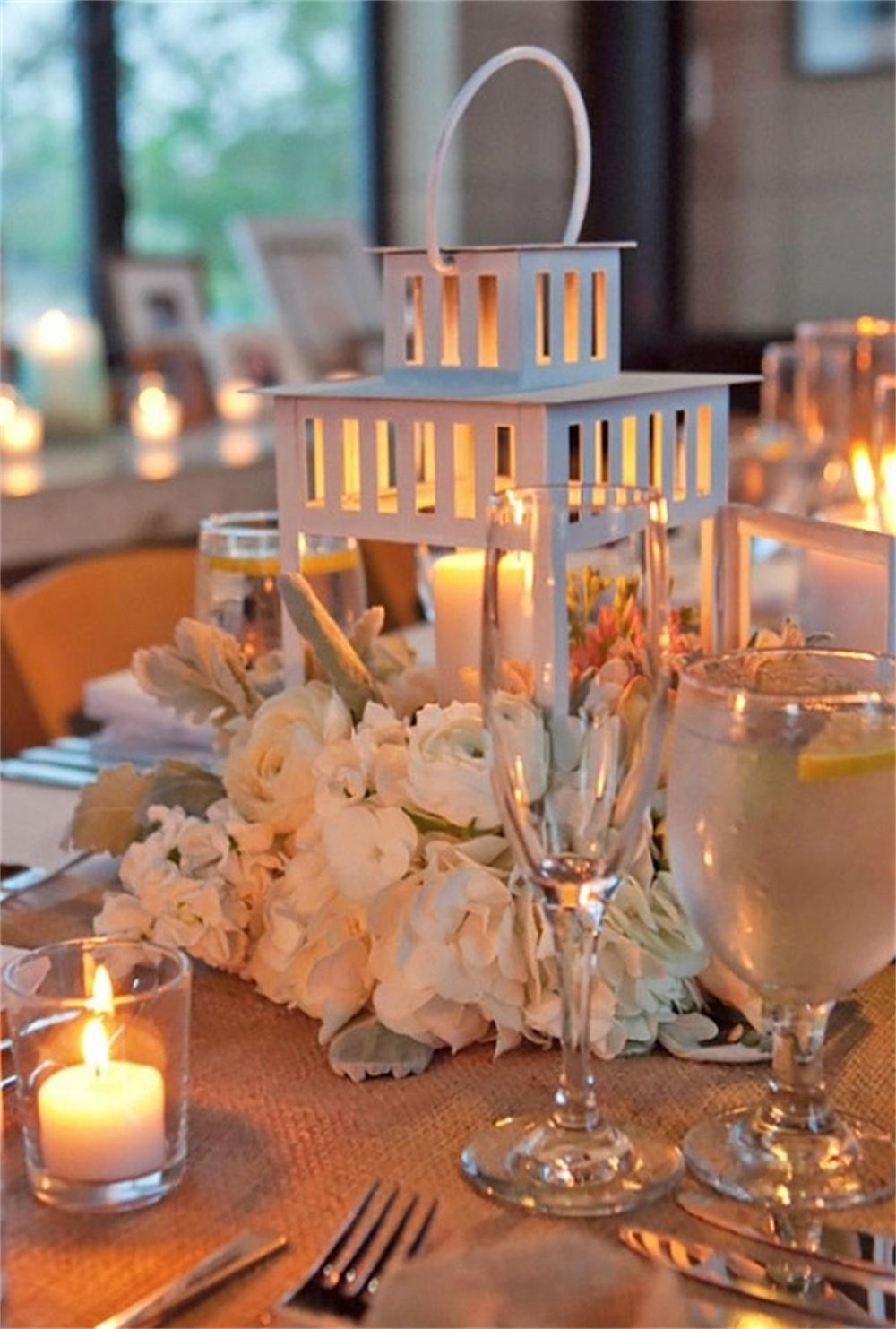 Eye-catching Wedding Centerpieces with White Lanterns